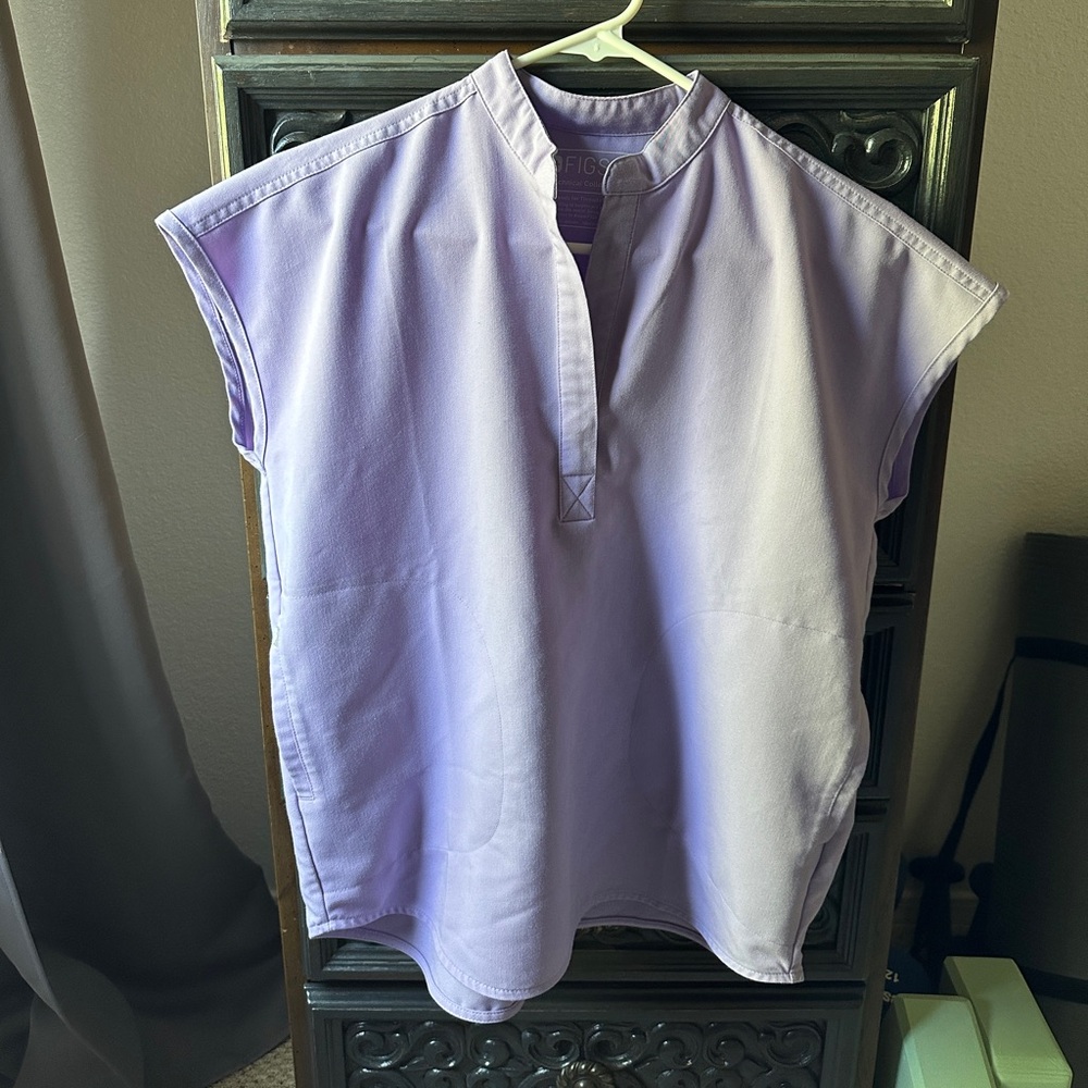 Women’s Figs Rafaela Top Size XXS—Lavender Dew